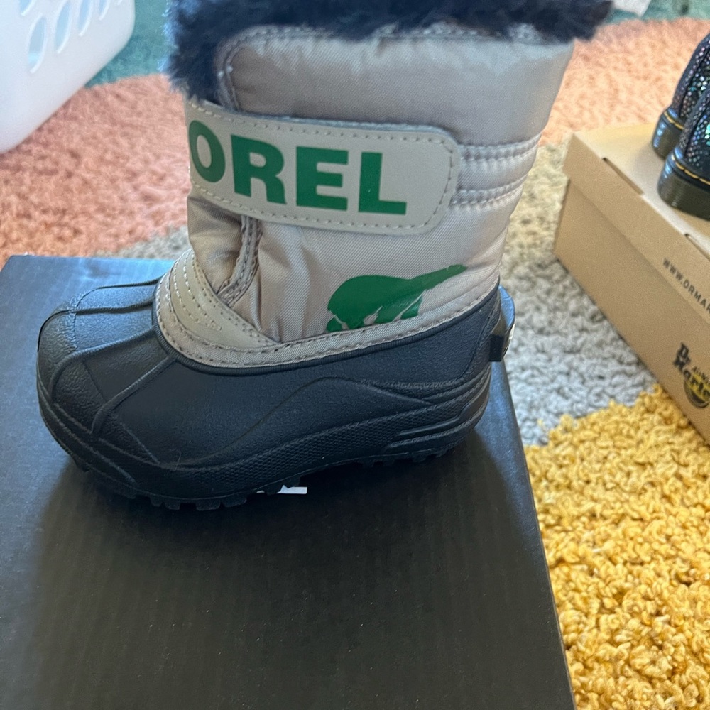 Sorel winter boots size 7 toddler